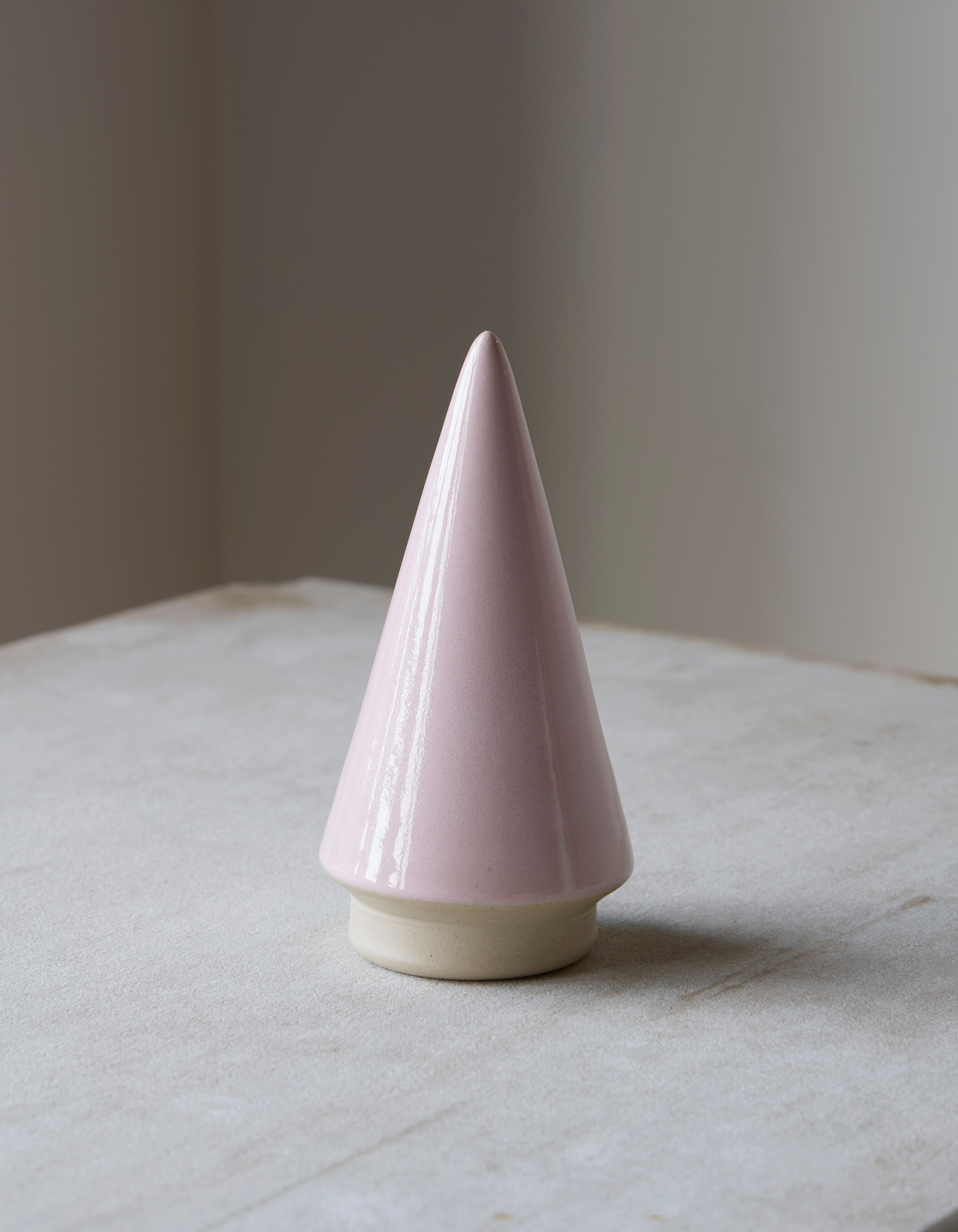 Small Christmas Tree – Glossy Pink