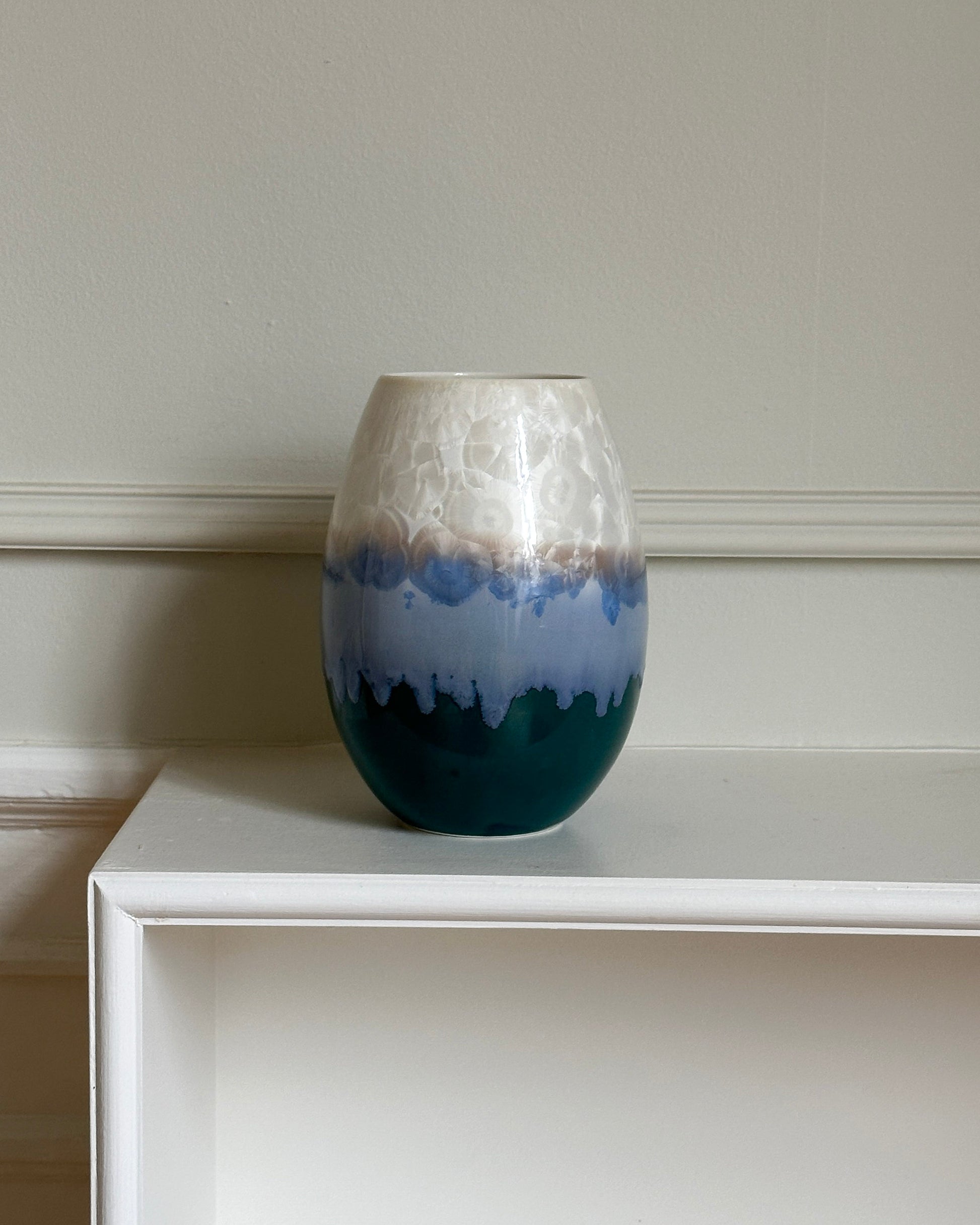 Crystal Vase Medium - Dark Green / Snow White