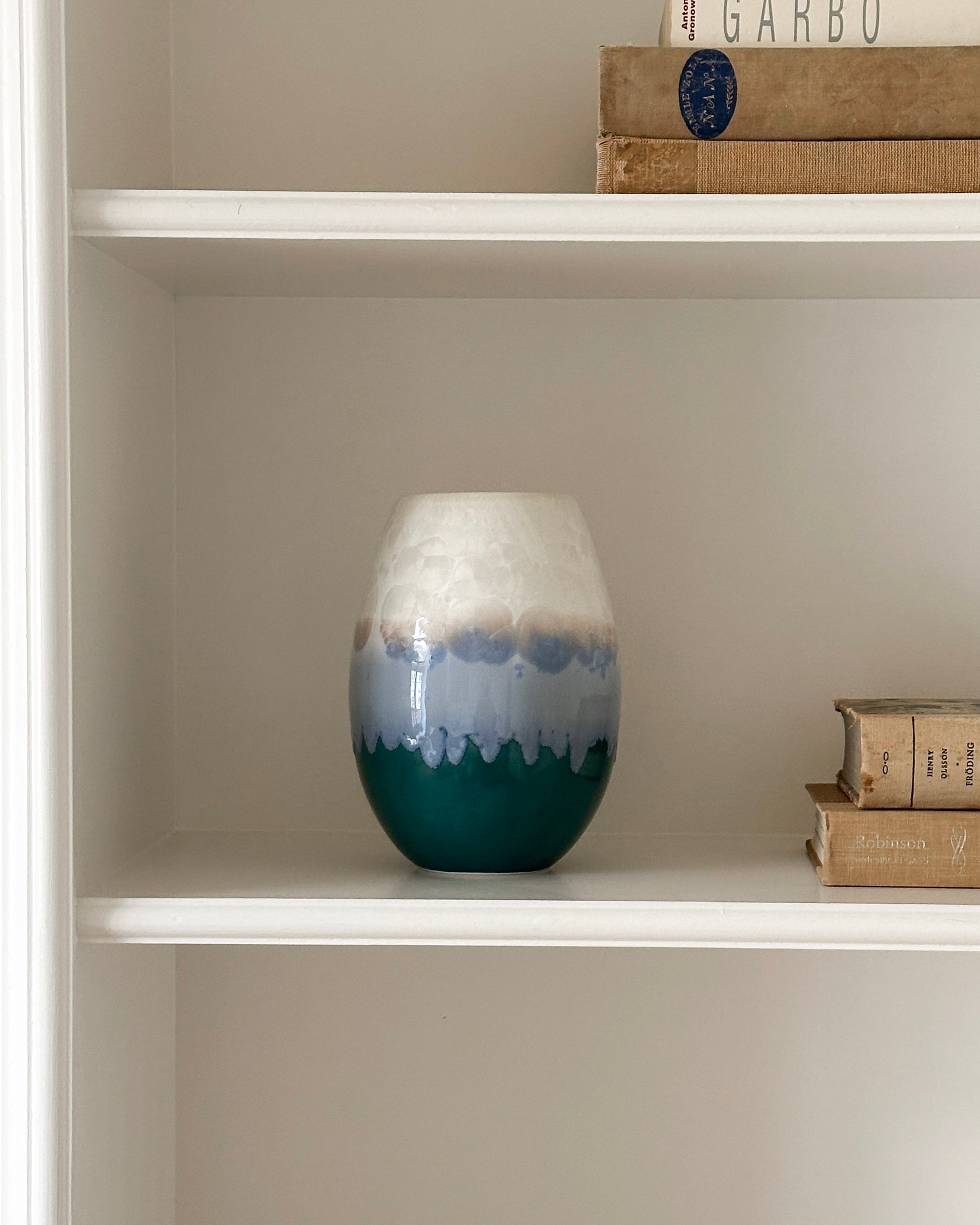 Crystal Vase Medium - Dark Green / Snow White
