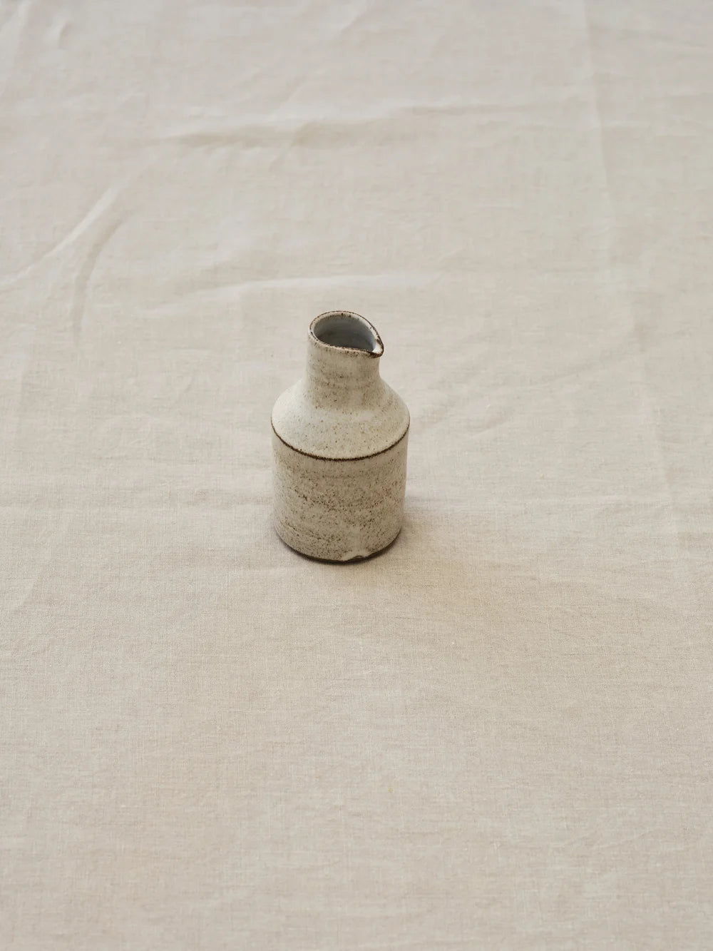 Milkjug Dove - White