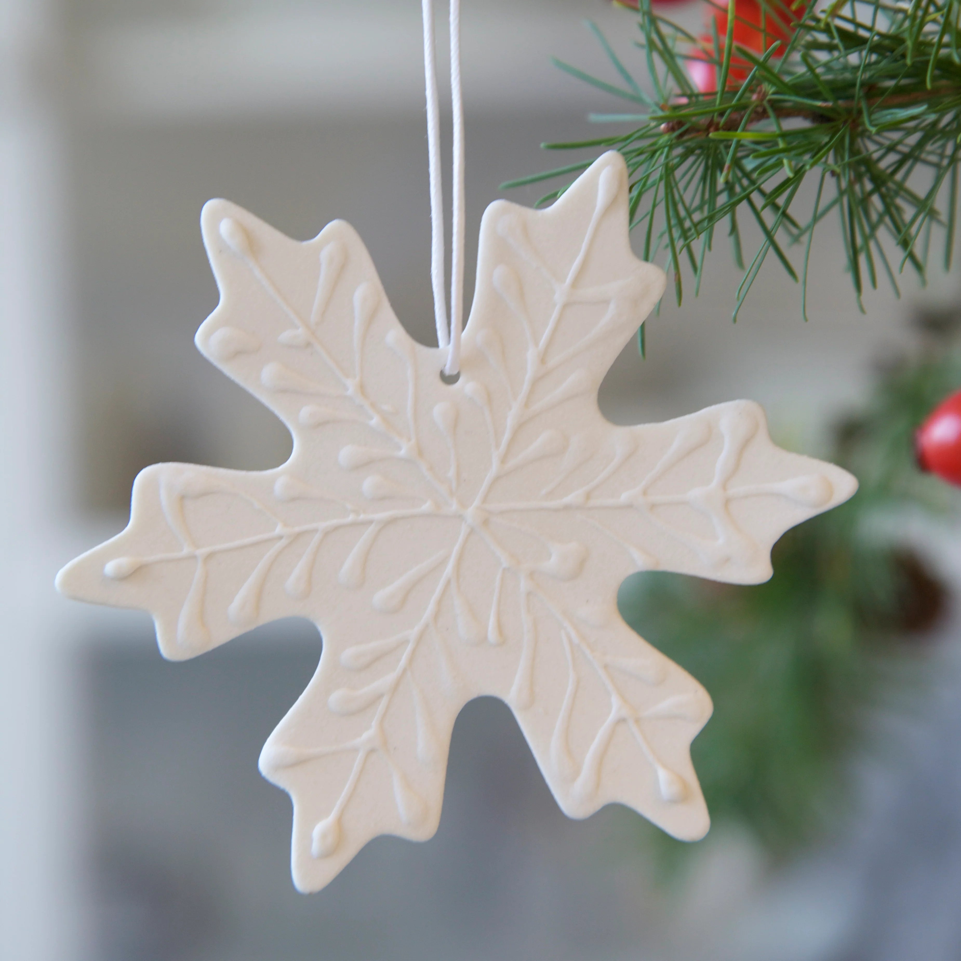 Snowflake Ornament – Porcelain